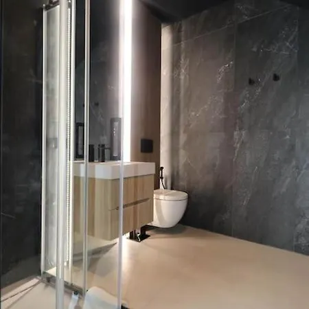 Apartment New-hidden Gem-suite-perfect For Couples-renovated